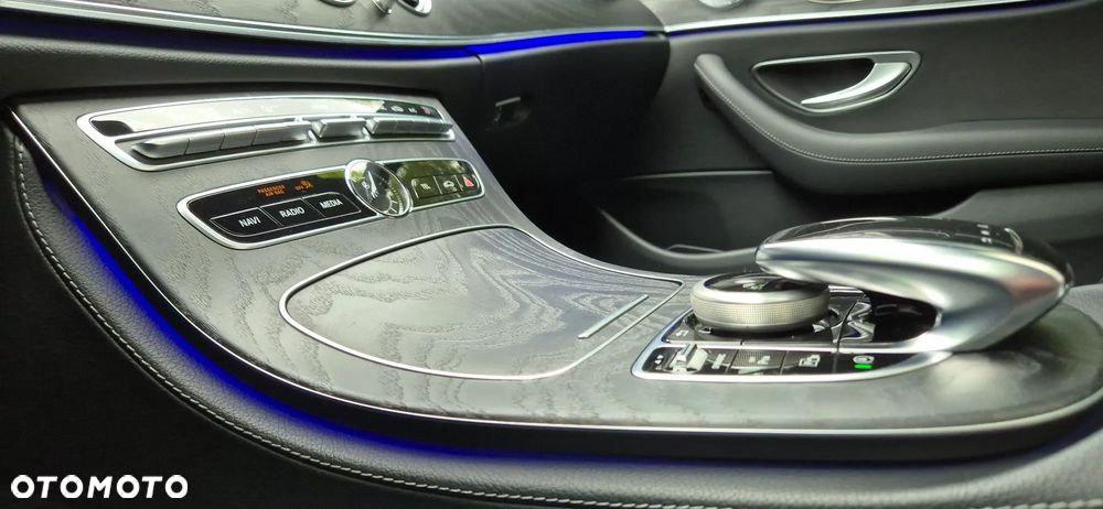Mercedes-Benz Klasa E 220 d AMG - 22