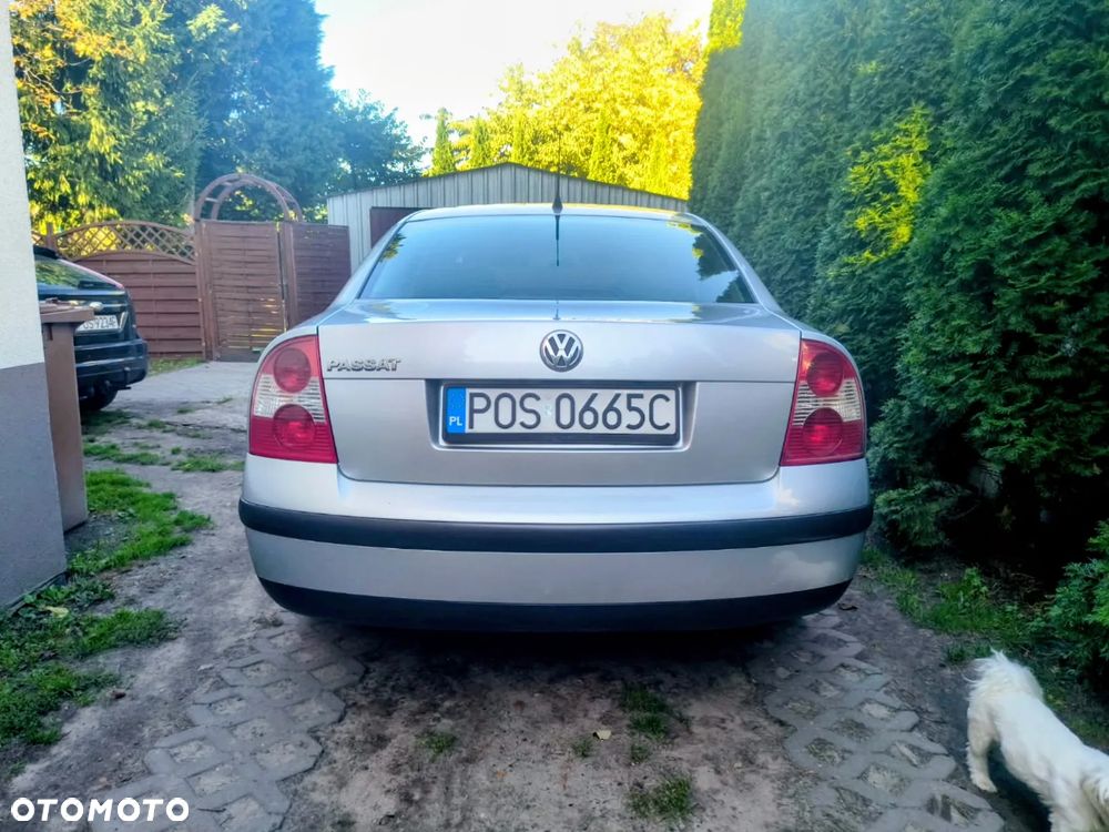 Volkswagen Passat 1.6 Basis - 4