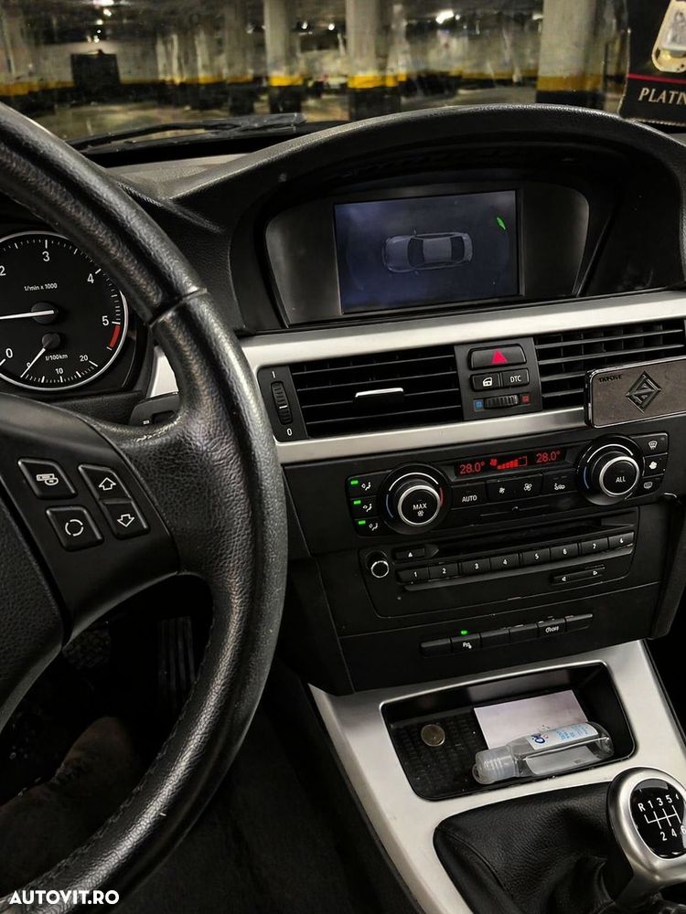 BMW Seria 3 318d - 16