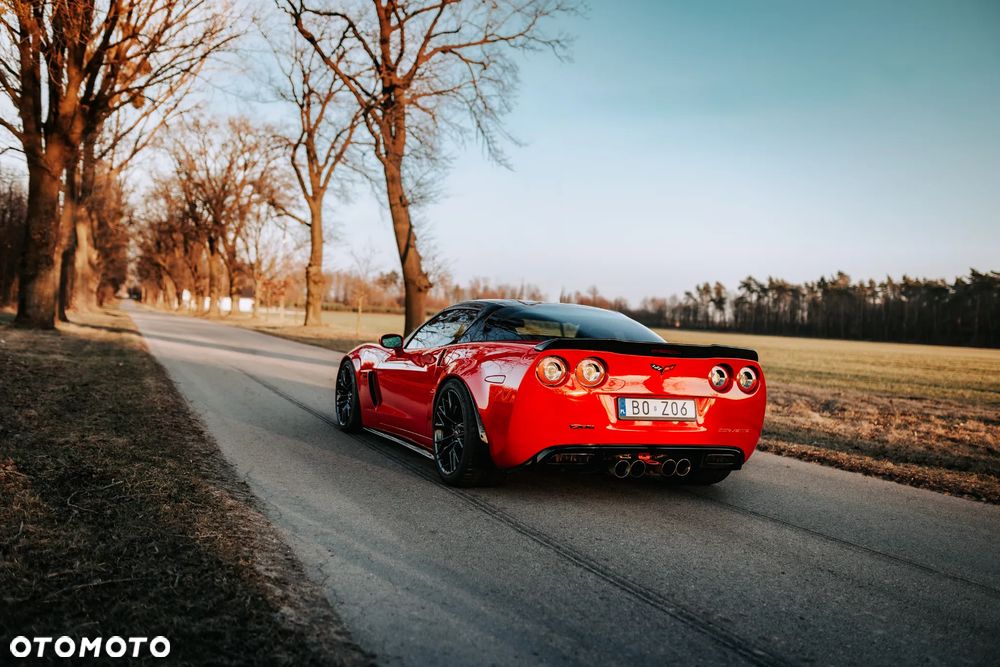 Chevrolet Corvette - 9