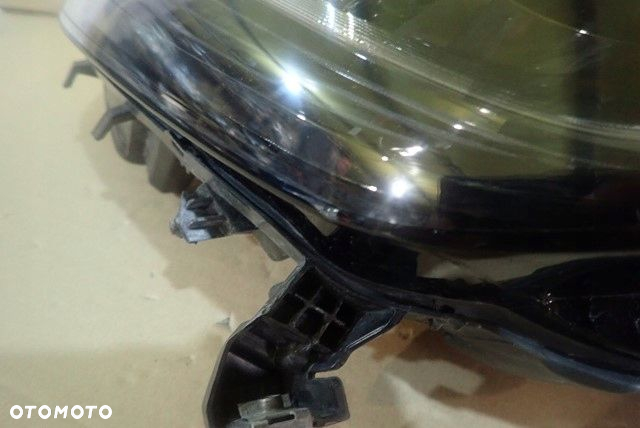 LAMPA PRAWA REFLEKTOR RENAULT MEGANE IV 4 LED 16- - 3