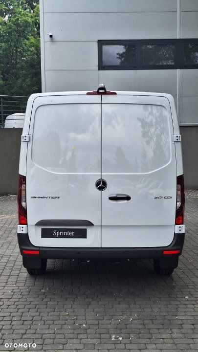 Mercedes-Benz Sprinter - 9