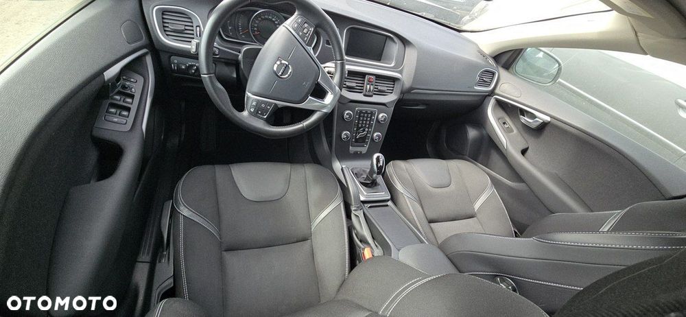 Volvo V40 - 18