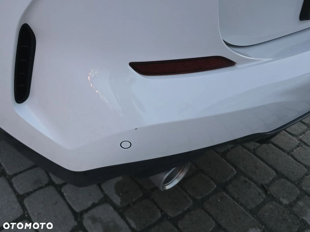 BMW Seria 2 218d M Sport - 17