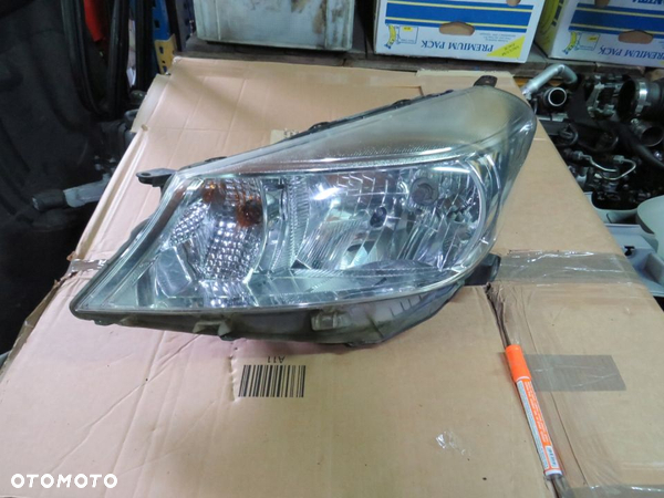 LAMPA LEWA PRZEDNIA TOYOTA YARIS III 3