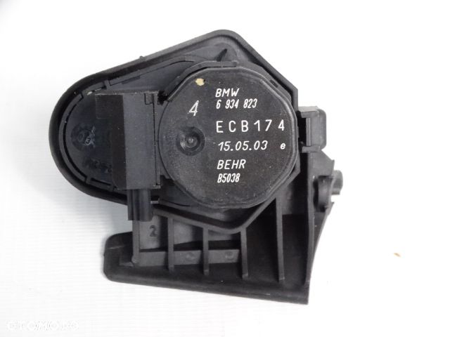 BMW 3 E46  X3 E83  Silniczek Silnik Siłownik Klap Nawiewu Dmuchawy Nagrzewnicy 64116934823 6934823  BEHR B5038BMW 316i 318d 318i 320i 320d 232i 325i 328i 330d 330i 330d - 3