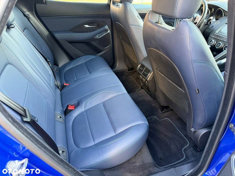 Jaguar E-Pace P250 AWD R-Dynamic S - 23