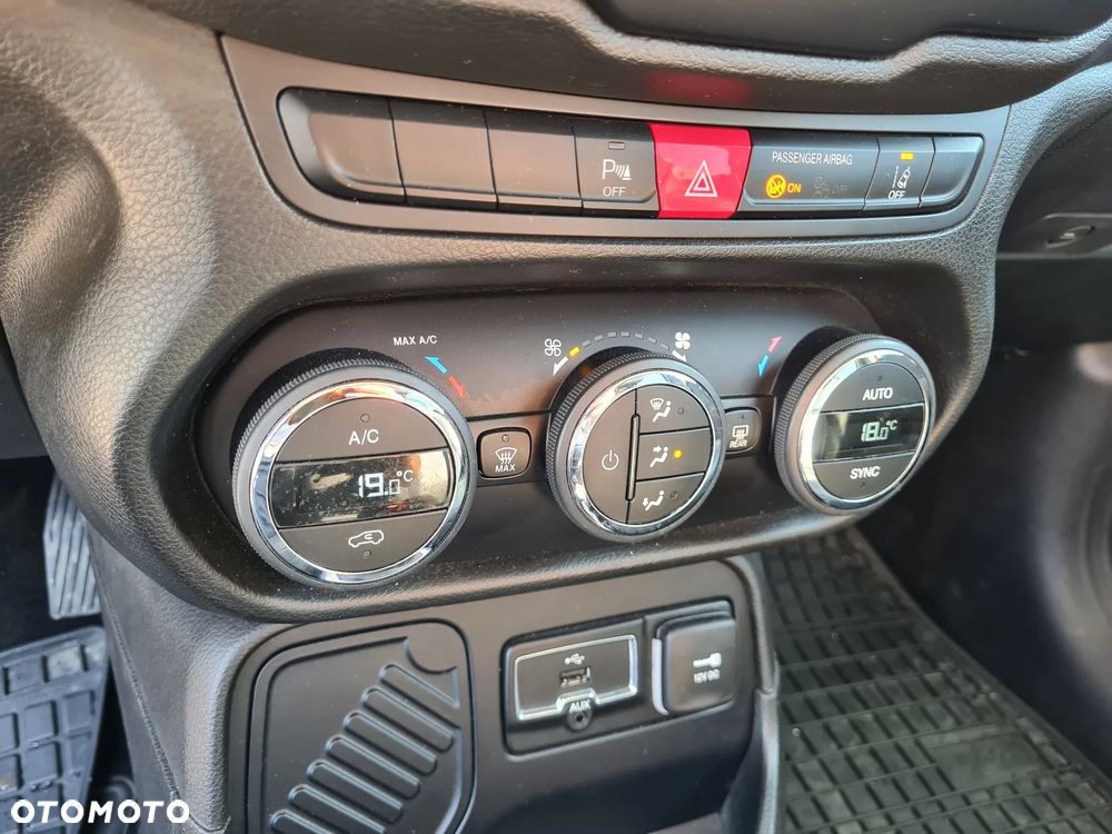 Jeep Renegade - 19