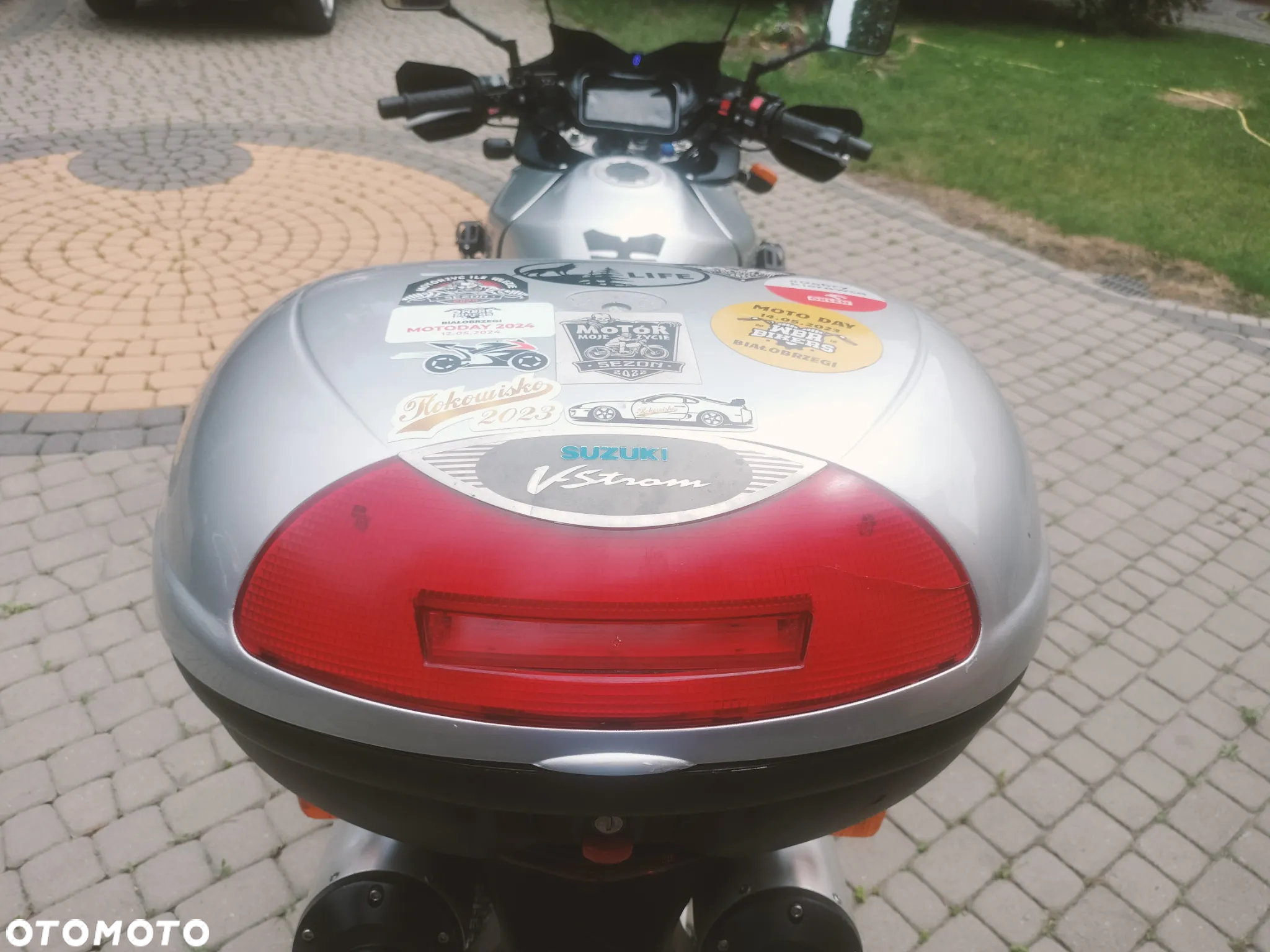 Suzuki V-STROM - 12