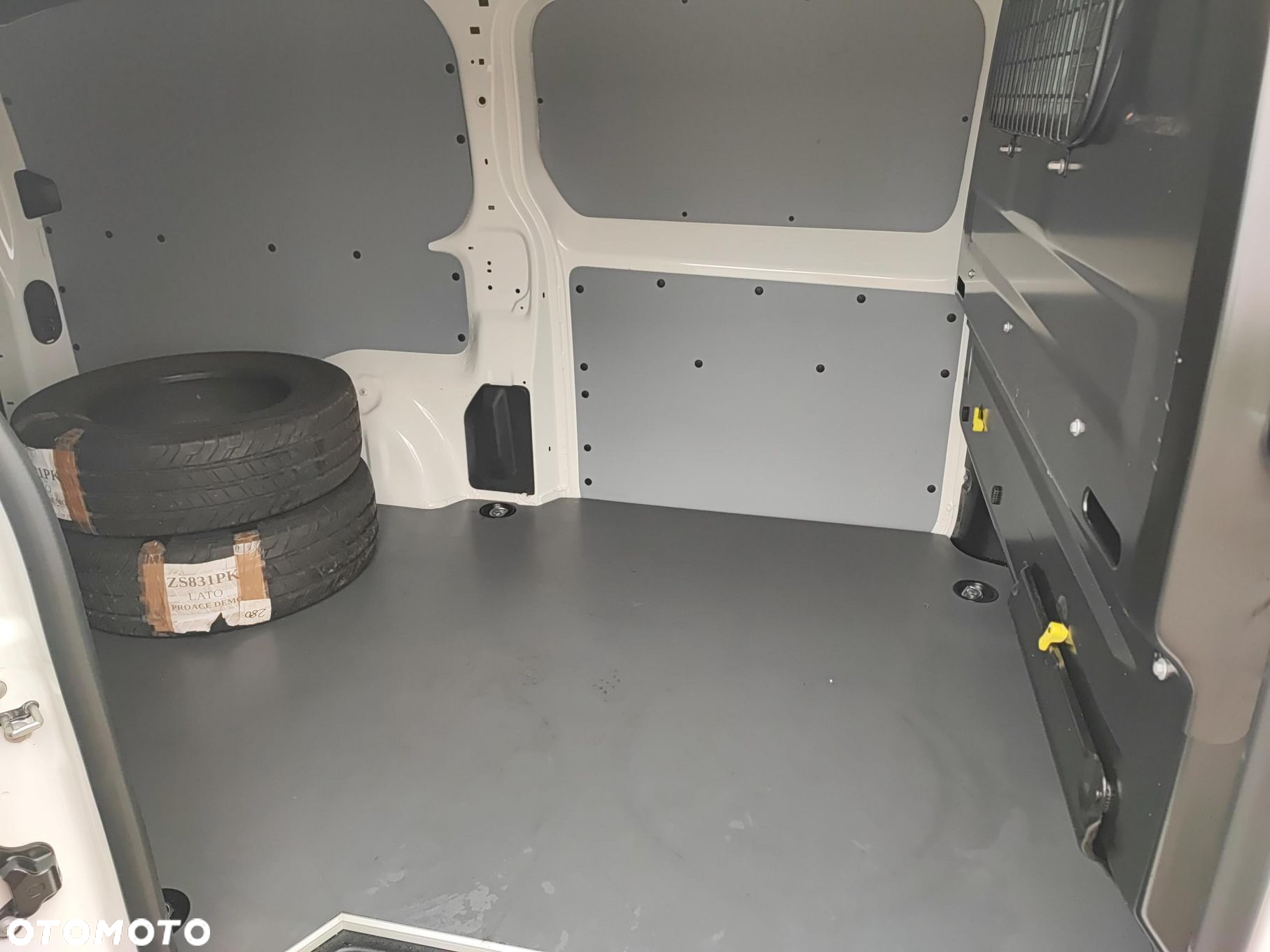 Toyota PROACE - 13