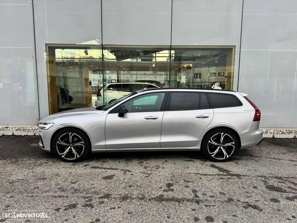 Volvo V60 2.0 B4 Plus Dark Auto - 11