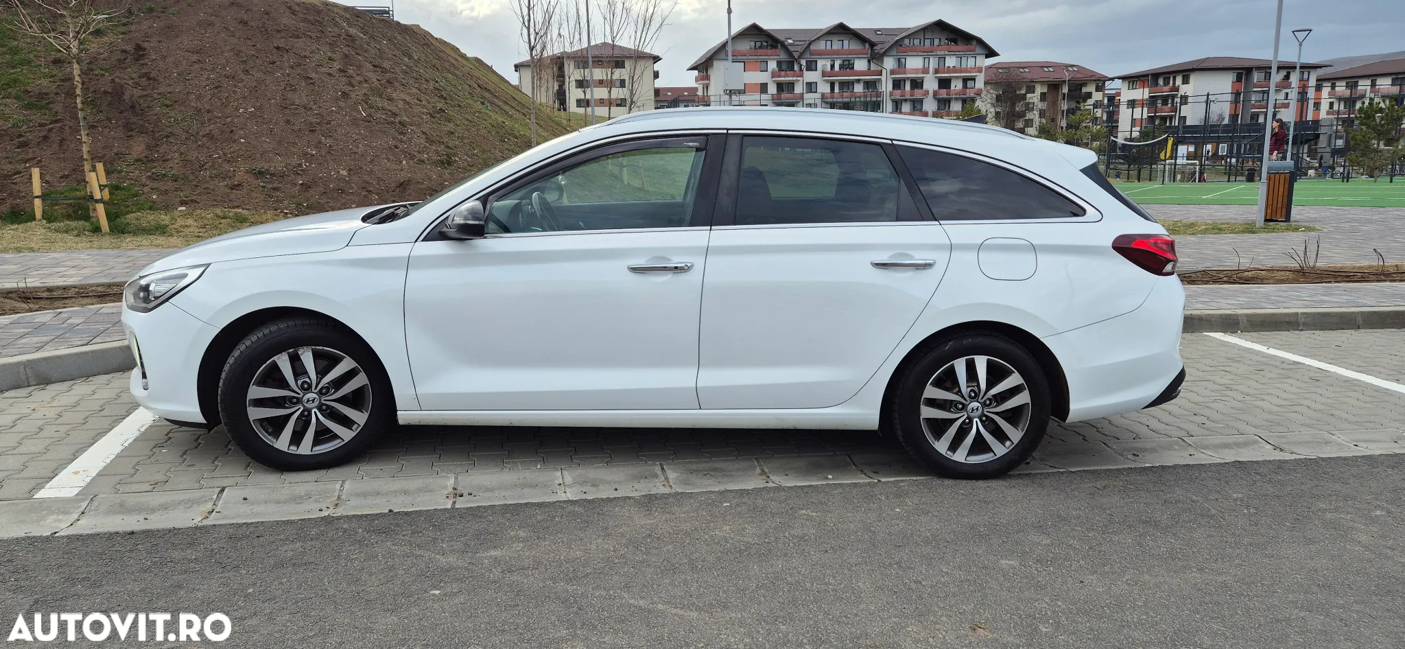 Hyundai i30 Kombi 1.6 CRDI DCT Passion Plus - 23