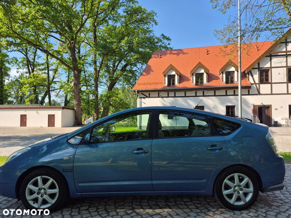 Toyota Prius 1.5 VVT-i Prestige - 4