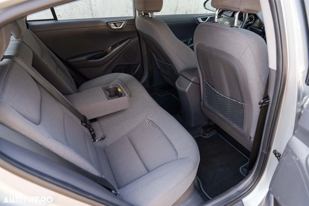 Hyundai IONIQ 1.6 GDI Premium - 9