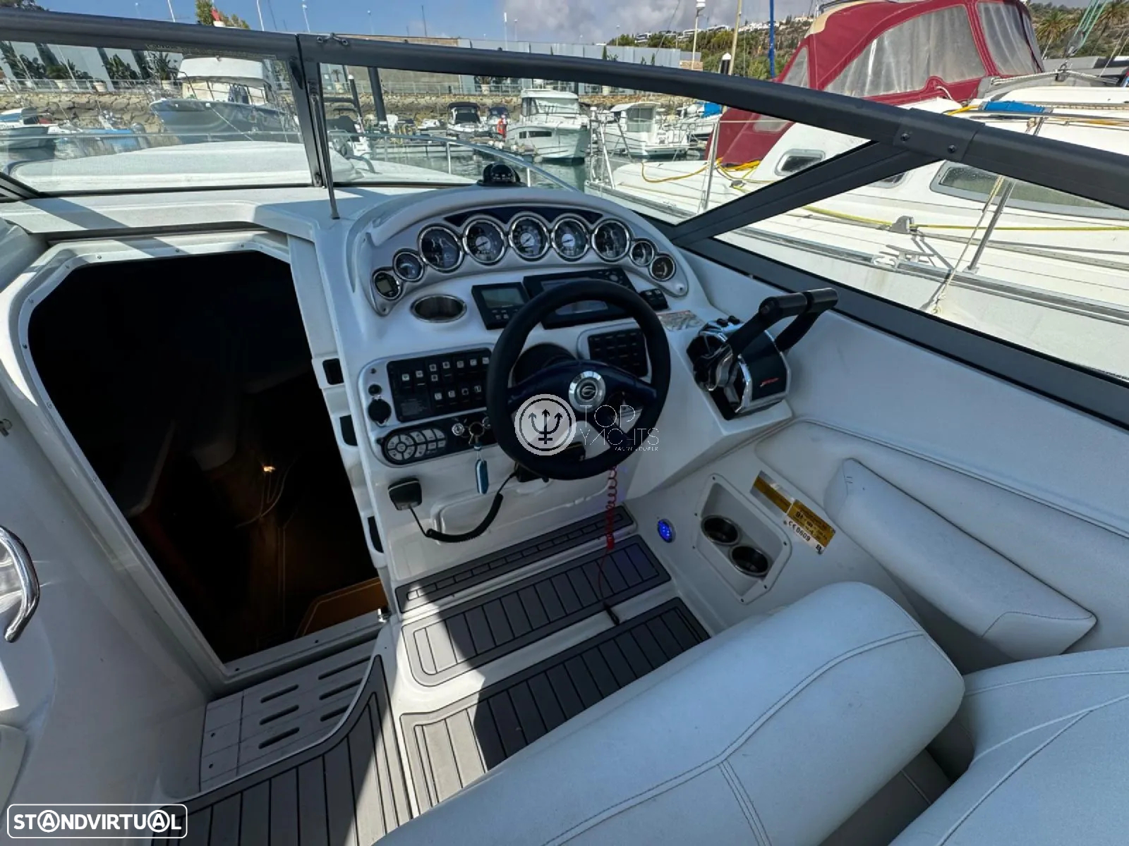 Crownline 315 SCR - 14