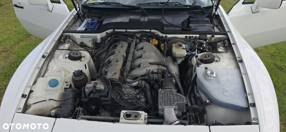 Porsche 944 - 25