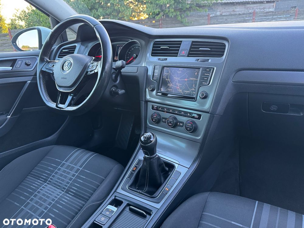 Volkswagen Golf 1.6 TDI BlueMotion Technology Lounge - 16