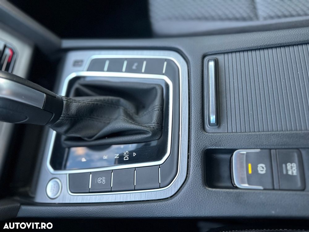 Volkswagen Passat - 18