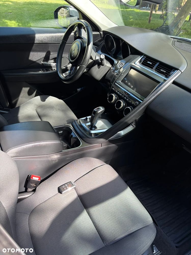 Jaguar E-Pace 2.0 i4D AWD - 12