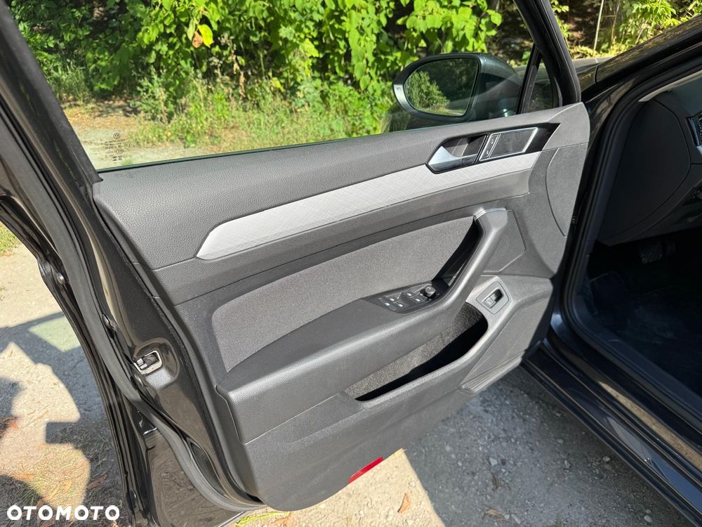 Volkswagen Passat 2.0 TDI SCR Style DSG - 6