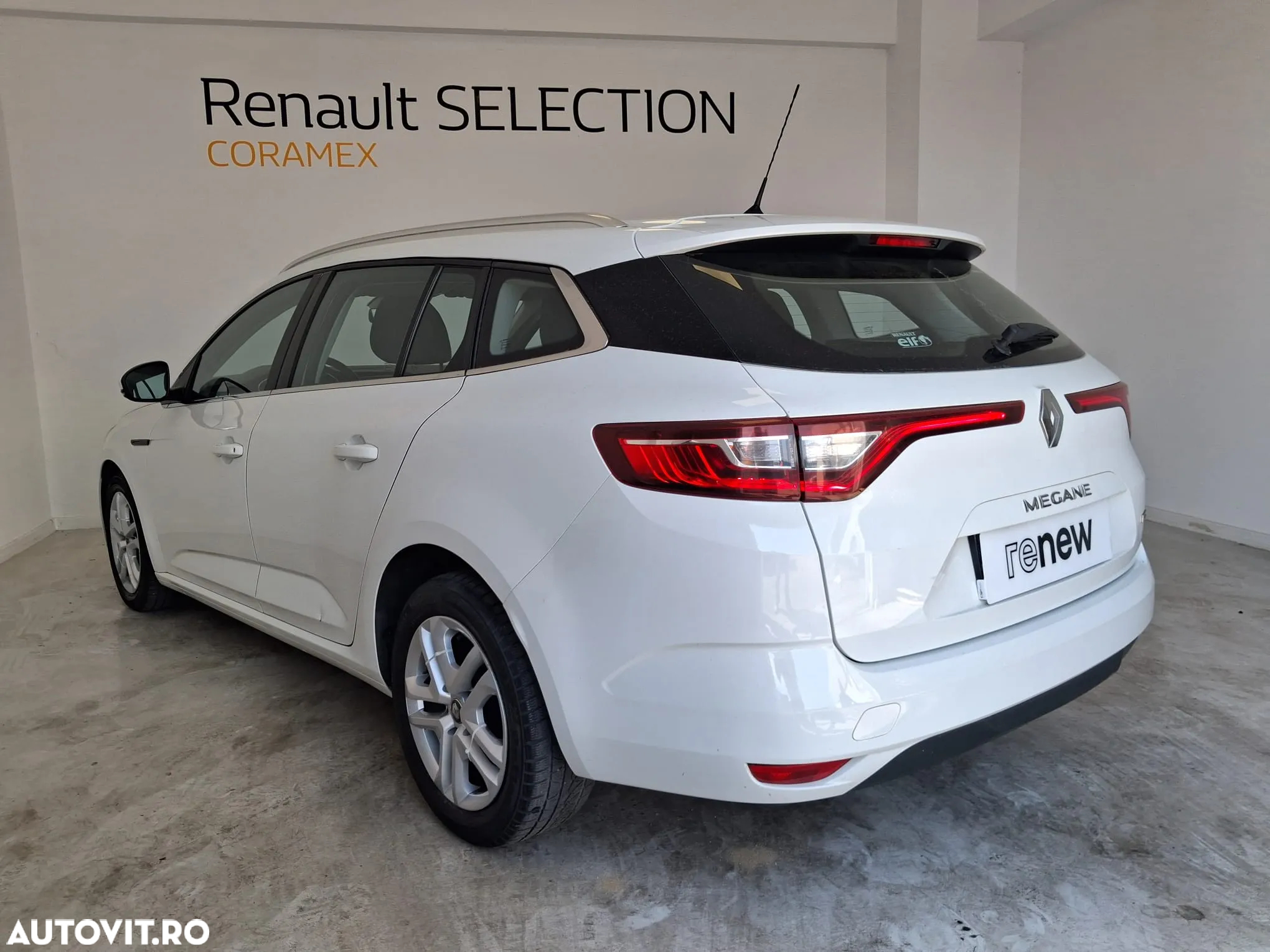 Renault Megane Estate TCe GPF Zen - 17
