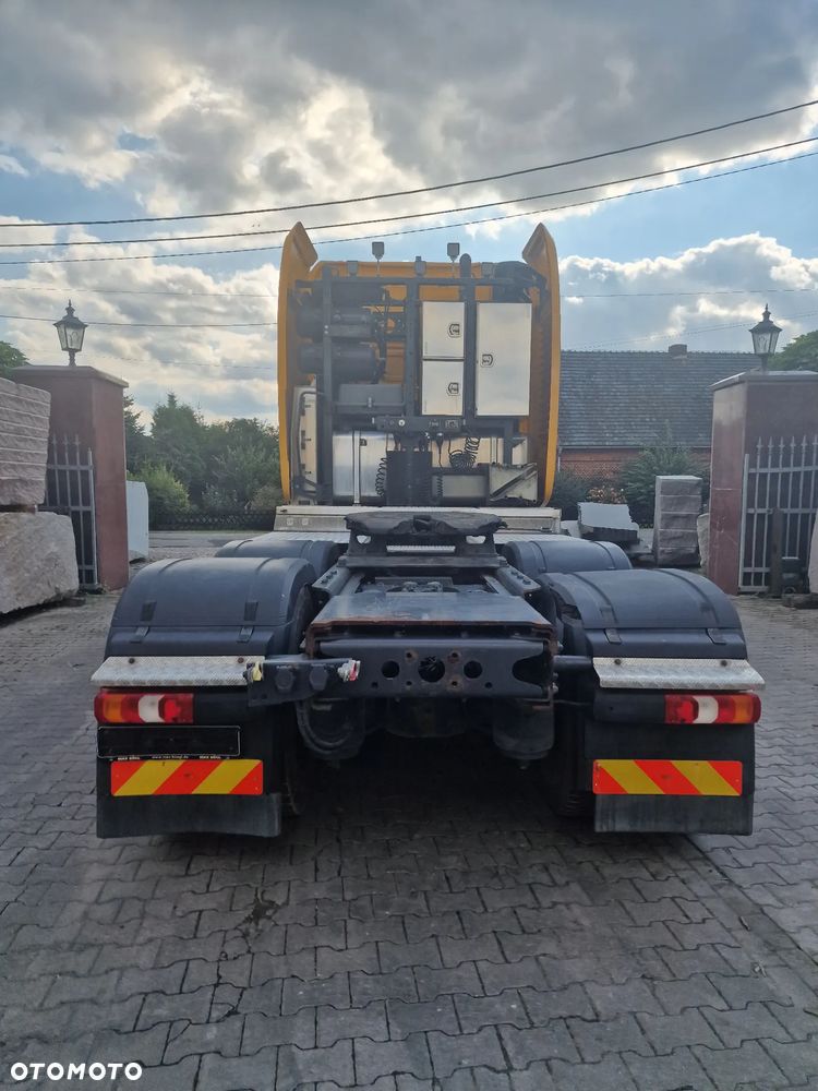 Mercedes-Benz Actros - 8