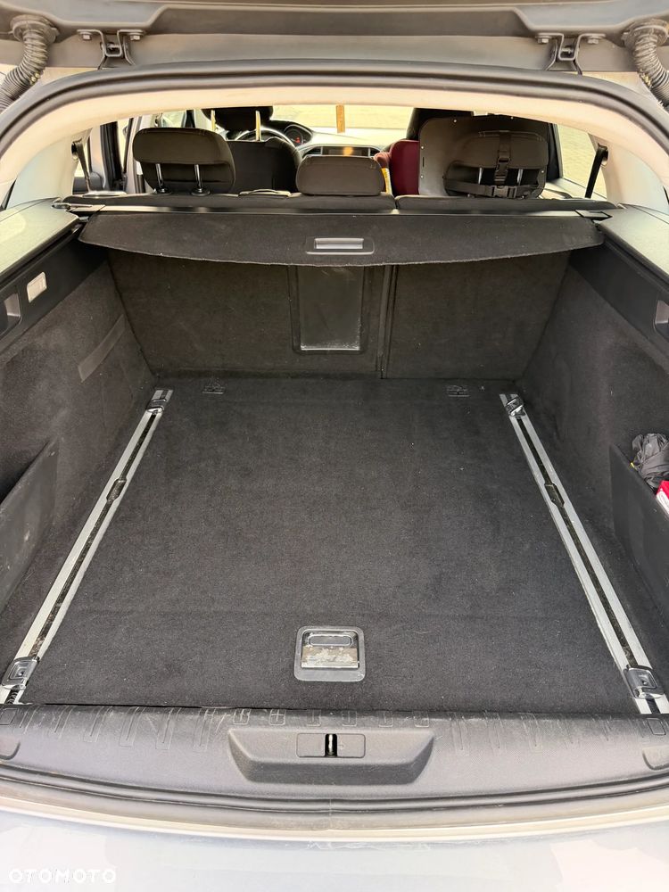 Peugeot 308 1.6 BlueHDi Allure S&S - 15