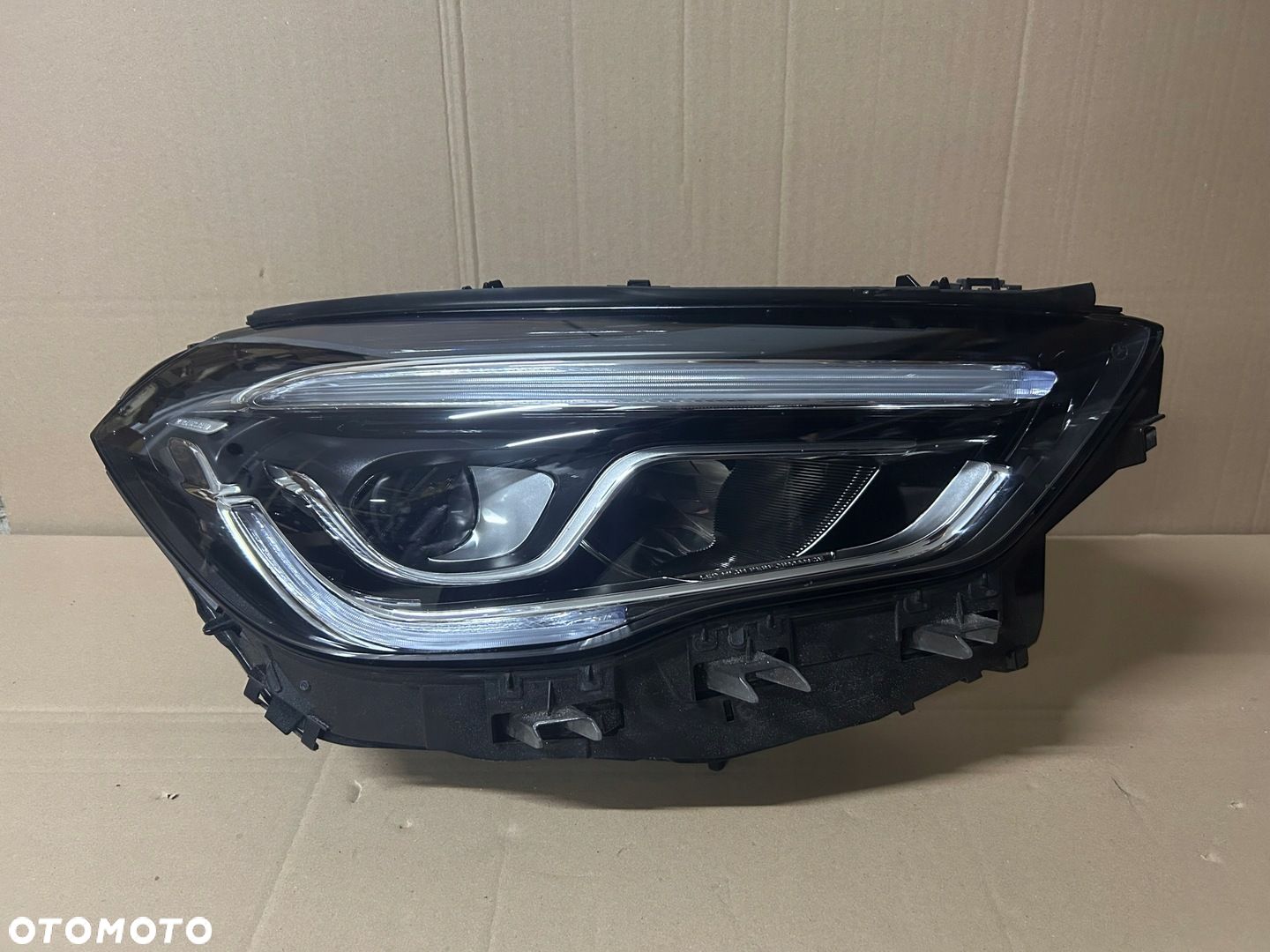 MERCEDES GLA 247 W247 lampa prawa full led A2479066401KZ - 1