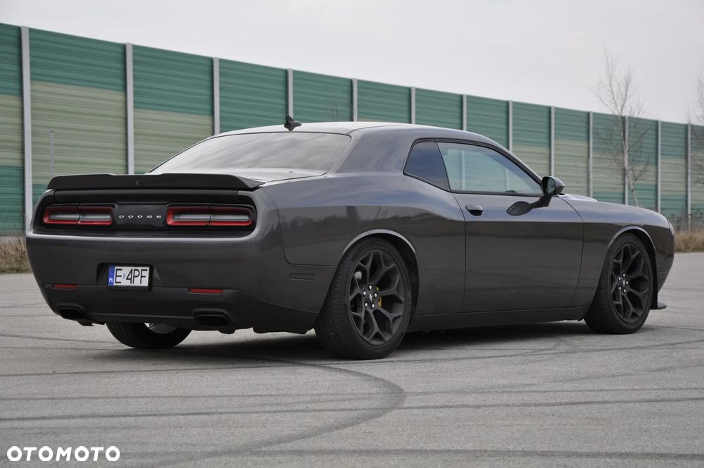 Dodge Challenger - 5