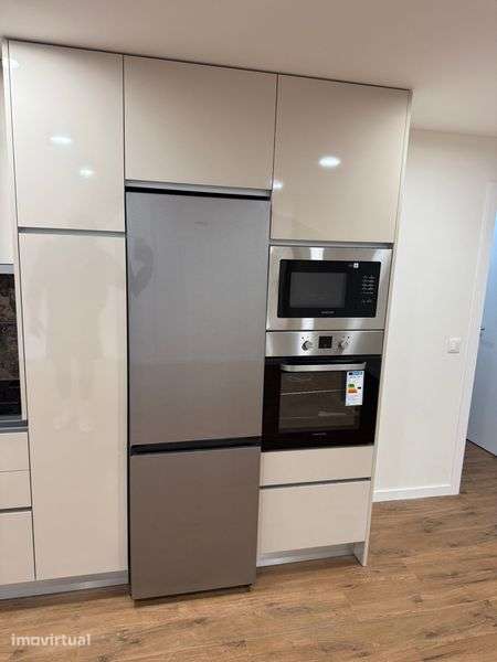 T2+1 Renovado com Cozinha Equipada e Garagem Fechada – Barcelos - Grande imagem: 3/12