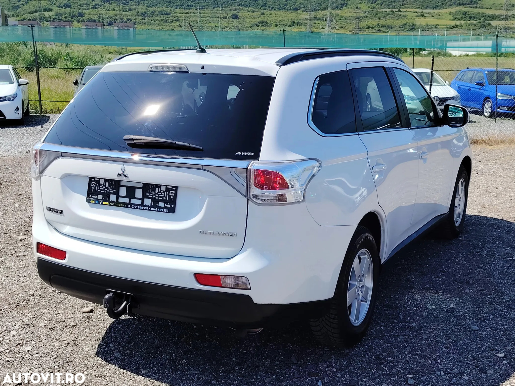 Mitsubishi Outlander 2.2 DI-D 4WD Automatik Diamant Edition+ - 4