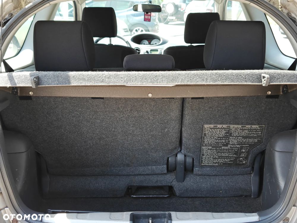 Toyota Yaris - 16