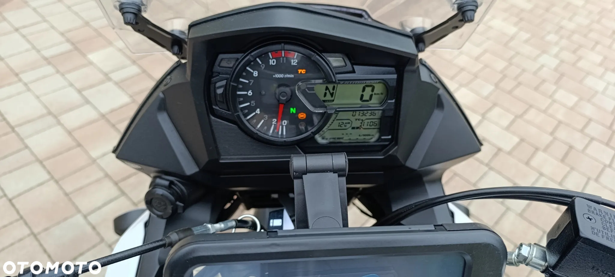 Suzuki V-STROM - 14