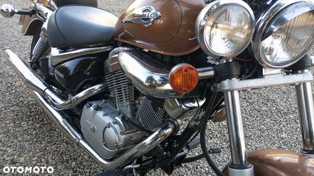 Suzuki Intruder - 6