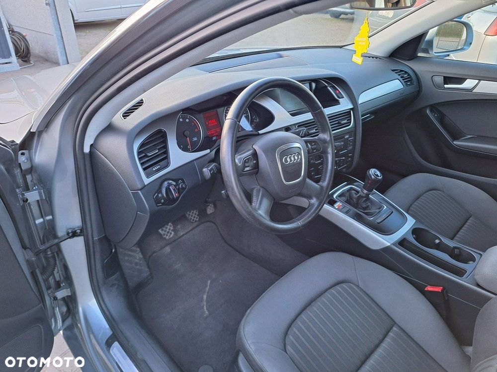 Audi A4 Avant 1.8 TFSI Ambiente - 24