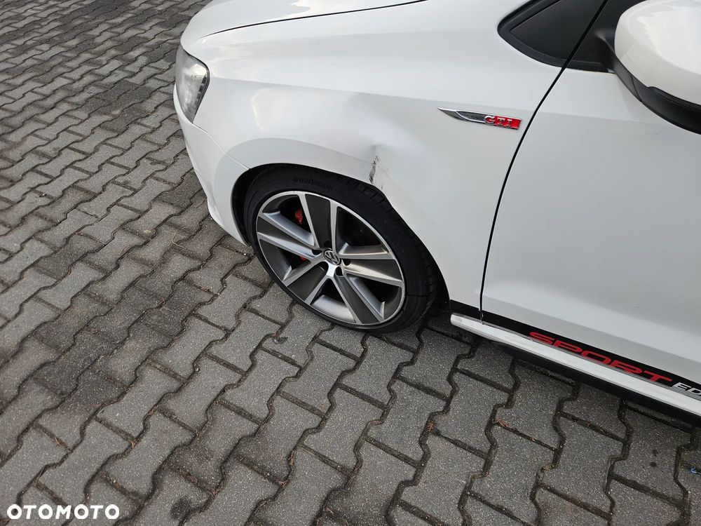 Volkswagen Polo 1.4 DSG GTI - 12