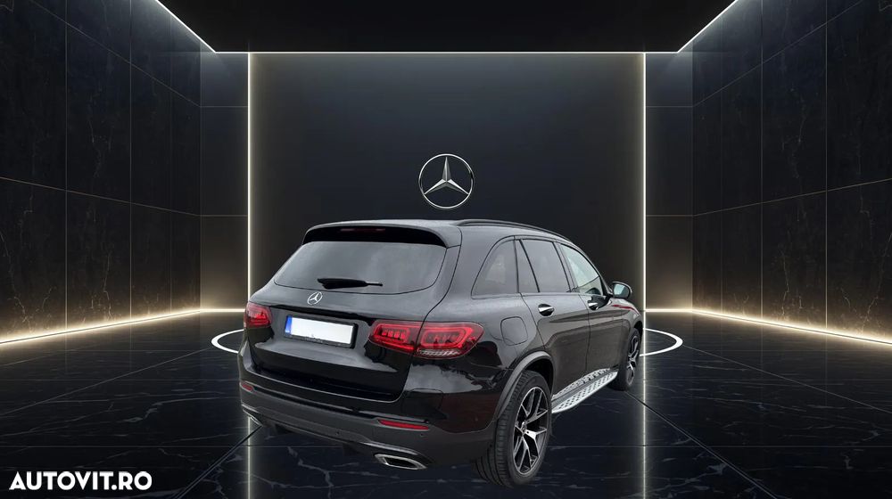 Mercedes-Benz GLC 300 e 4MATIC - 3