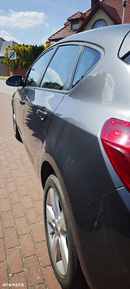 Opel Astra 1.6 Enjoy - 12