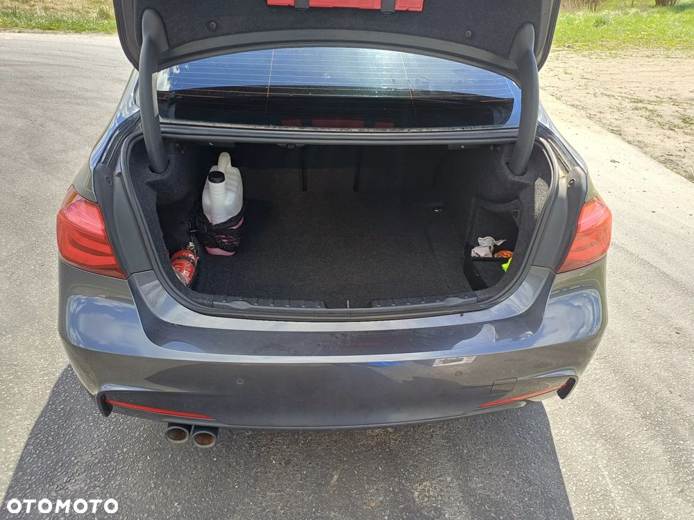 BMW Seria 3 320d M Sport - 40