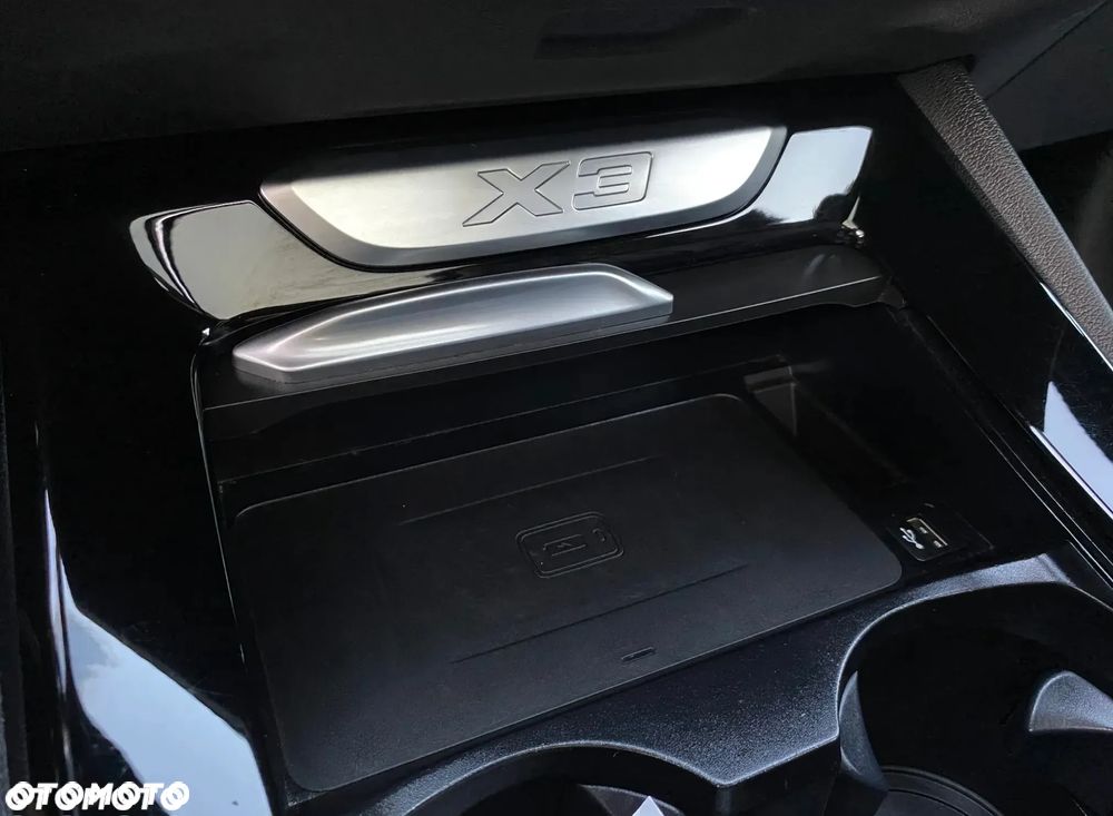 BMW X3 sDrive18d Luxury Line - 16