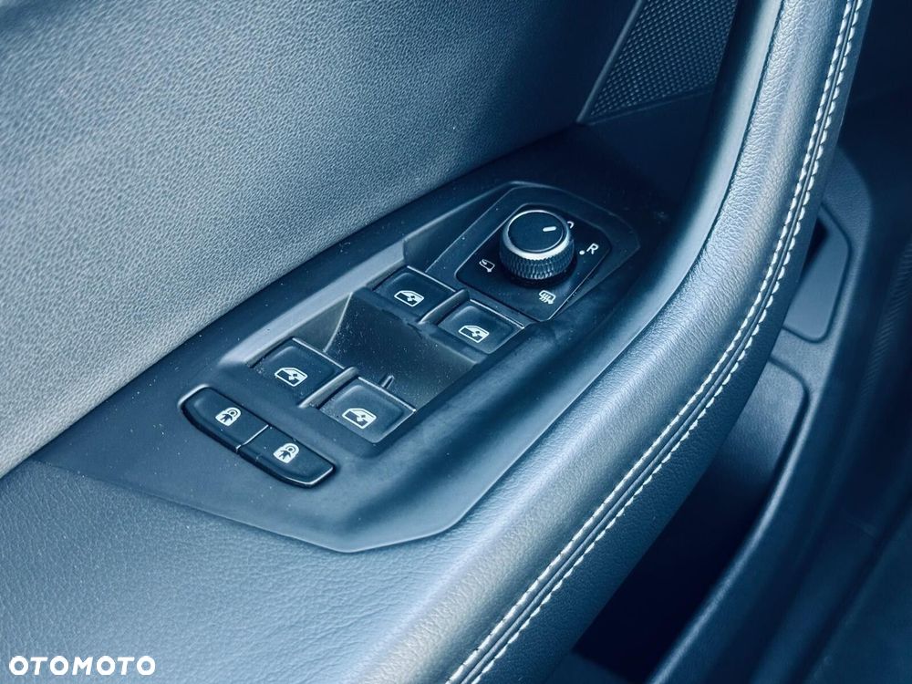Volkswagen Touareg 3.0 V6 TFSI 4Motion R-Line - 38