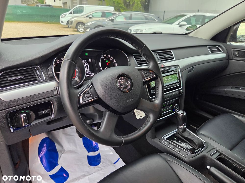 Skoda Superb 2.0 TDI DSG Exclusive - 28