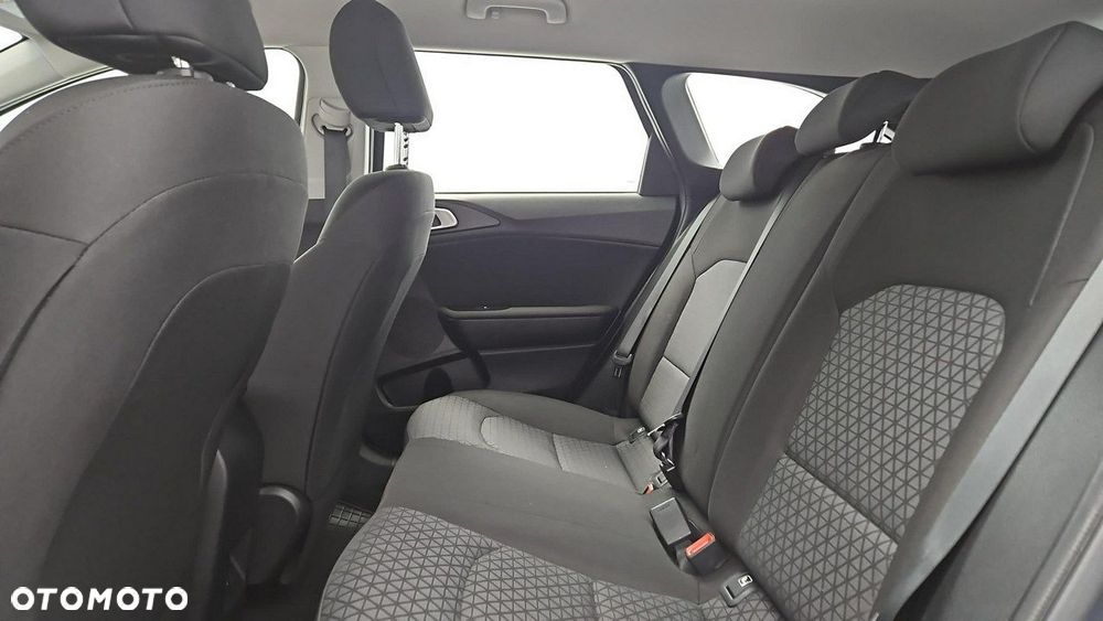 Kia Ceed - 22
