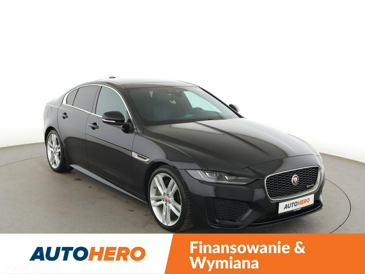 Jaguar XE 2.0 D180 AWD R-Dynamic SE - 10