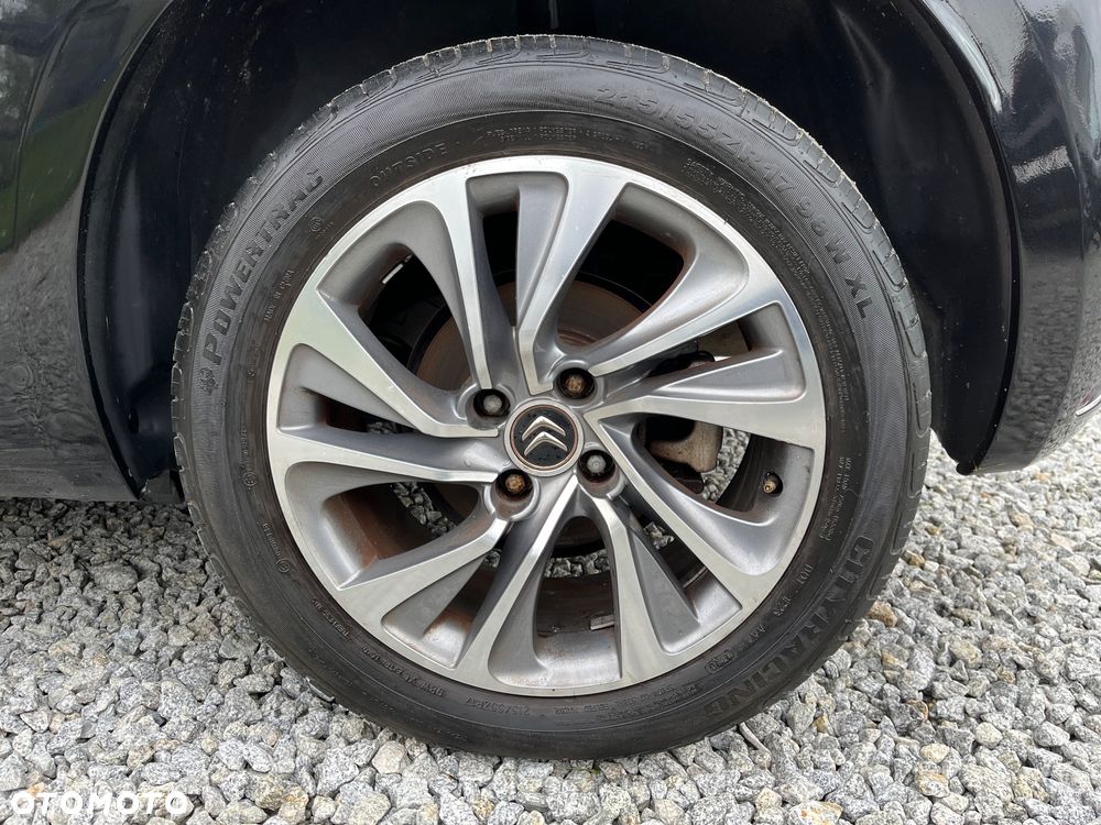 Citroën DS4 e-HDi 110 SoChic - 29