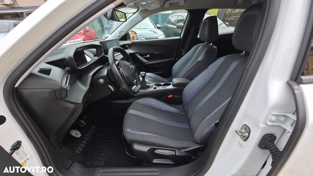 Peugeot 2008 1.2 L PureTech STT Allure - 13