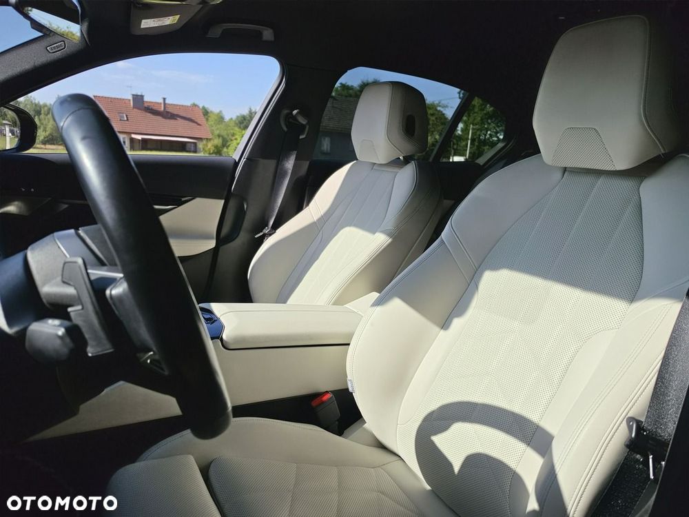BMW Seria 5 520d xDrive mHEV M Sport - 26