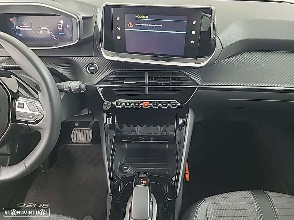 Peugeot e-208 Allure - 9