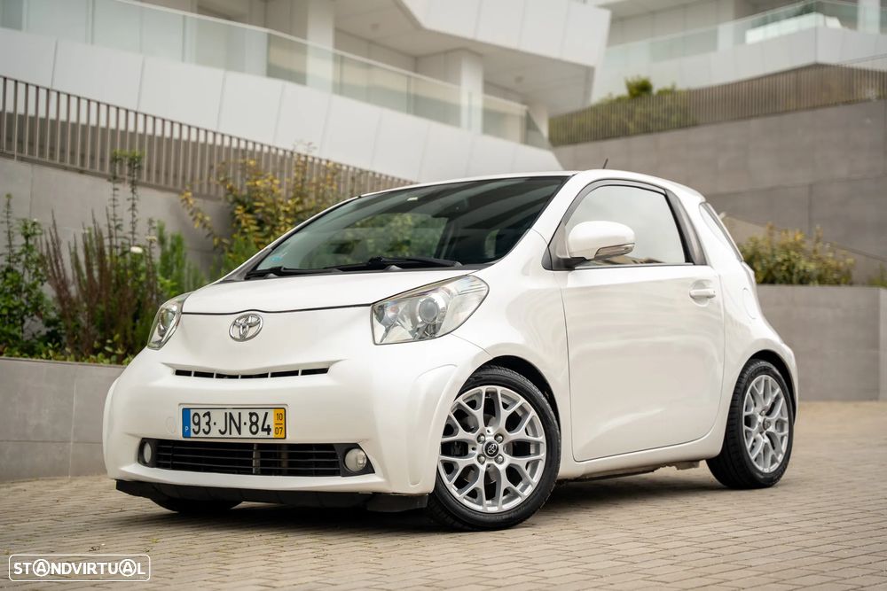 Toyota iQ - 1
