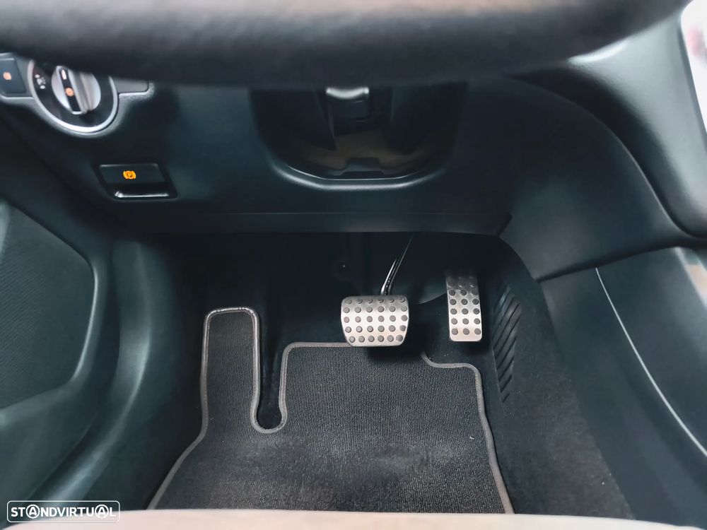 Mercedes-Benz CLA 45 AMG 4-Matic - 13